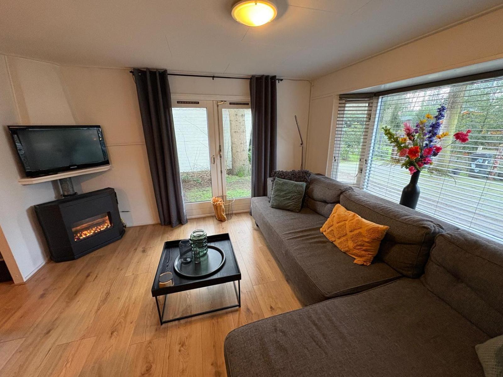Heerlijk Chalet Midden In De Natuur Putten Eksteriør bilde